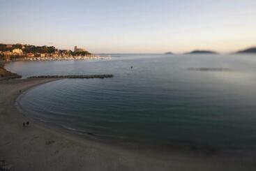 هتل Florida Lerici