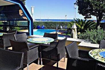هتل Garden Lido