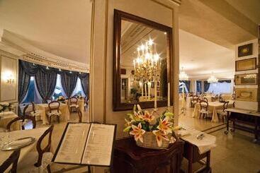 هتل Grande Albergo Miramare