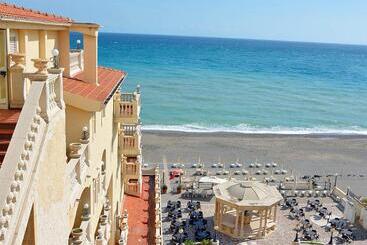 Hellenia Yachting Hotel & Spa