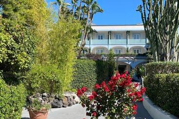 هتل Hermitage Resort & Thermal Spa
