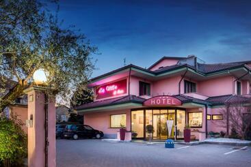 La Villa   Sure Hotel Collection By Best Western