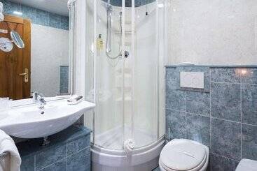 La Villa   Sure Hotel Collection By Best Western