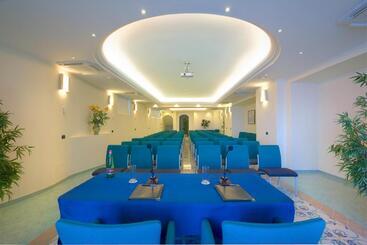 هتل Le Querce Resort Sea Thermae & Spa