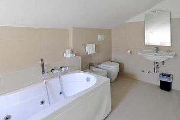 Maxxim Hotel & Loft