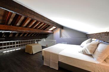 Maxxim Hotel & Loft