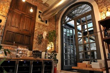 Maxxim Hotel & Loft