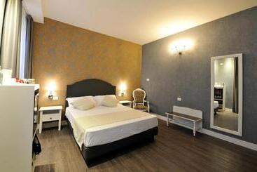 Maxxim Hotel & Loft