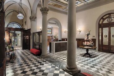 هتل NH Collection Firenze Porta Rossa