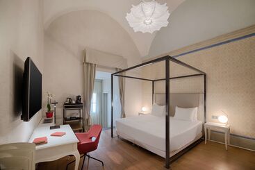 هتل NH Collection Firenze Porta Rossa