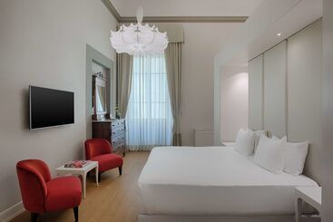 هتل NH Collection Firenze Porta Rossa