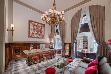 هتل NH Collection Firenze Porta Rossa