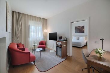 هتل NH Collection Firenze Porta Rossa