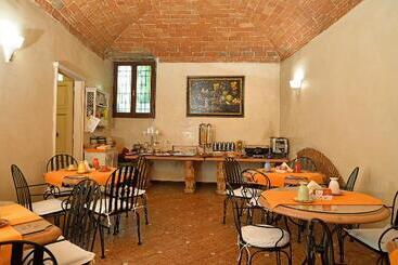 هتل Porta Faenza