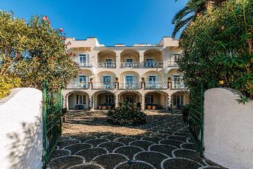 هتل Regina Palace Terme