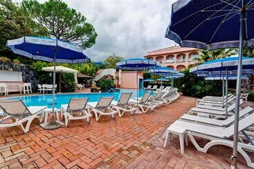 هتل Regina Palace Terme