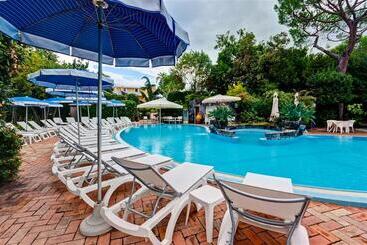 هتل Regina Palace Terme