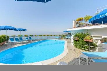 هتل Residence Panoramic