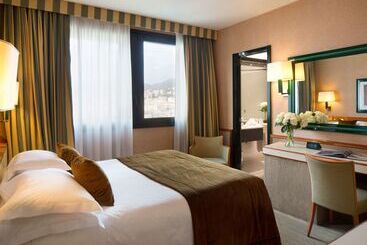 Starhotels President