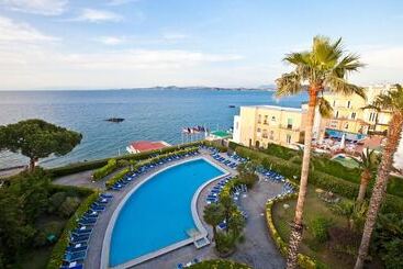 هتل Terme Alexander