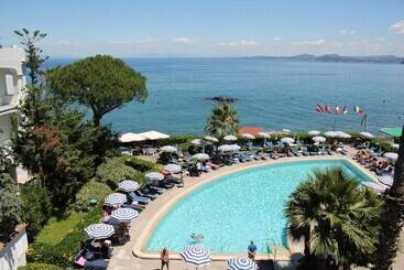 هتل Terme Alexander