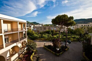 هتل Terme Alexander