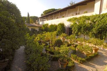 هتل Villa Villoresi