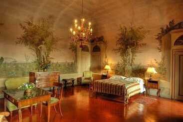 هتل Villa Villoresi