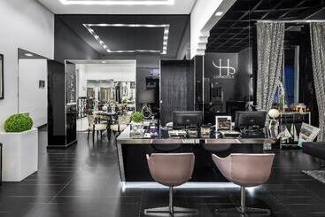 Lhp Hotel River & Spa