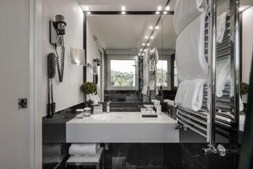 Lhp Hotel River & Spa