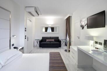 Lhp Hotel River & Spa
