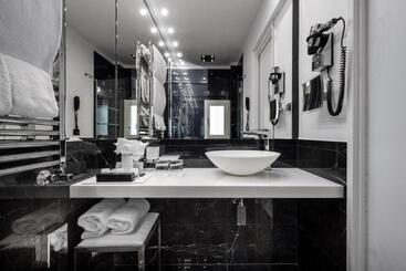 Lhp Hotel River & Spa