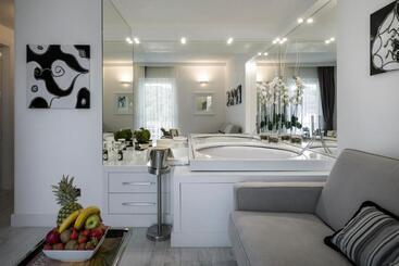 Lhp Hotel River & Spa