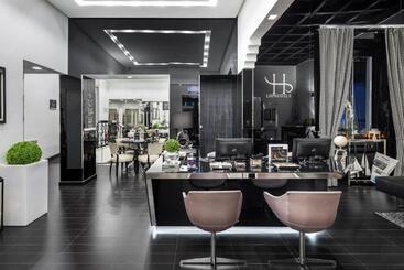 Lhp Hotel River & Spa
