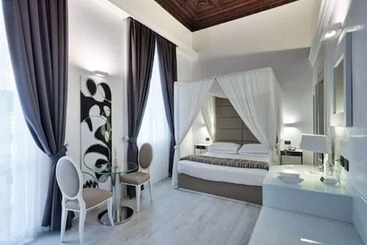 Lhp Hotel River & Spa