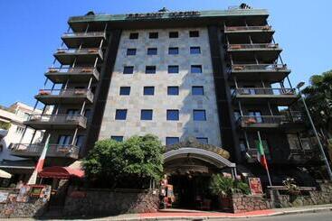 Grand Hotel Colony