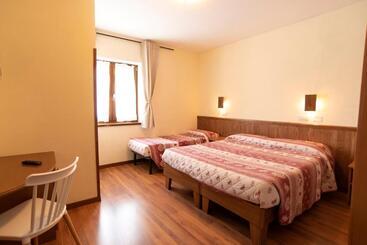 هتل Albergo Bucaneve