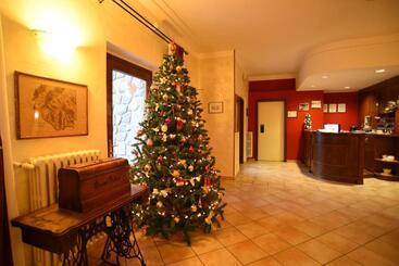 هتل Albergo Bucaneve
