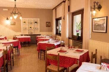 هتل Albergo Bucaneve
