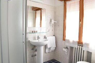 هتل Albergo Bucaneve