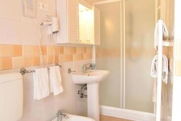 هتل Albergo Bucaneve