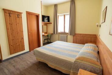 هتل Albergo Bucaneve