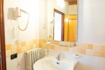 هتل Albergo Bucaneve