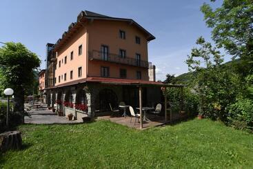 هتل Albergo Bucaneve