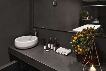 هتل De Bonart Naples Curio Collection By Hilton