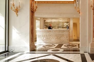 هتل Eden Dorchester Collection
