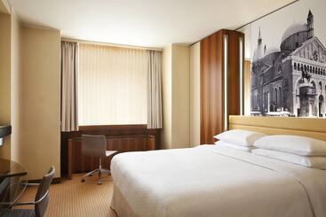 هتل Four Points By Sheraton Padova