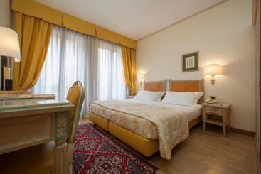هتل Majestic Toscanelli