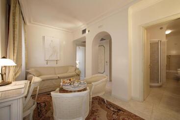 هتل Majestic Toscanelli