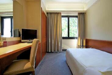 هتل Mercure Reggio Emilia Centro Astoria